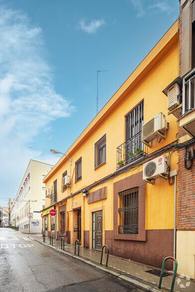 Multifamily in Madrid, Madrid for sale - Building Photo - Image 2 of 3