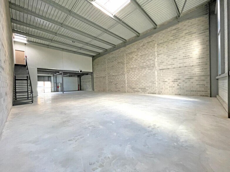 25 Rue Des Usines, Fenouillet à louer - Photo du bâtiment - Image 2 de 20