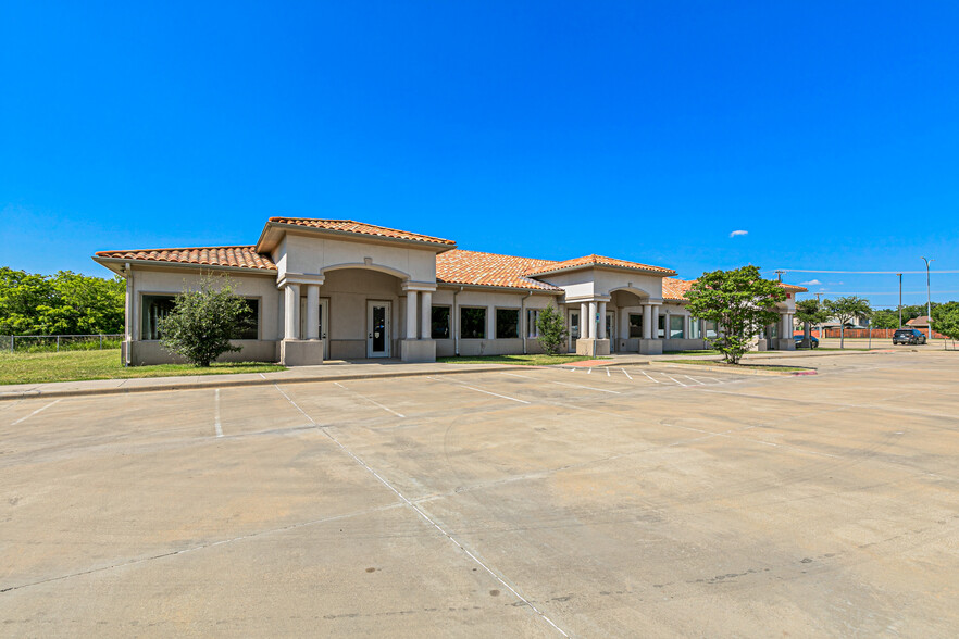 7570 N Beach St, Fort Worth, TX à vendre - Photo du bâtiment - Image 1 de 1