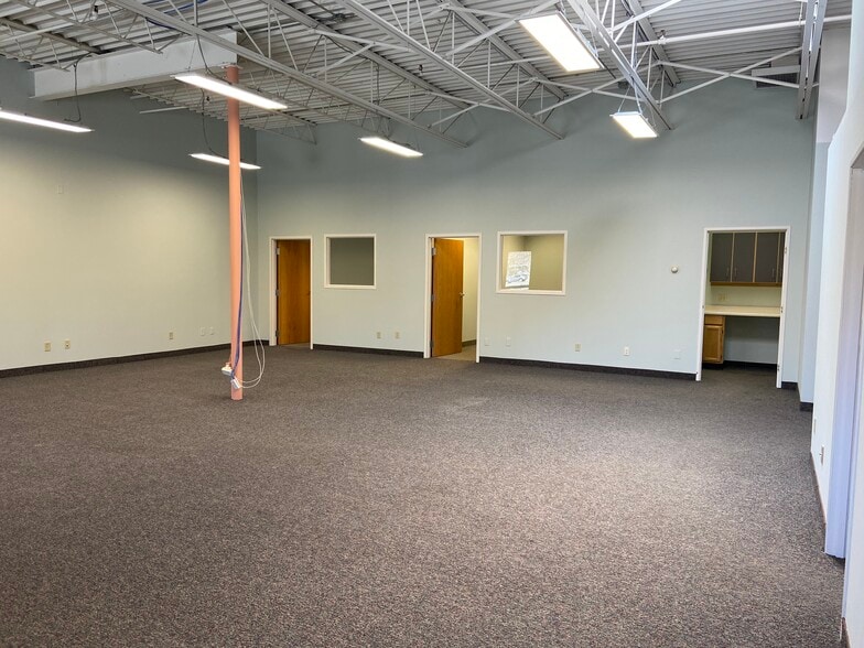 2300-2340 Myrtle Ave, Saint Paul, MN for lease - Interior Photo - Image 3 of 8
