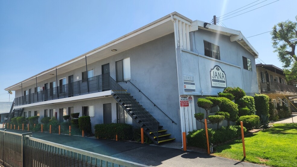 5018-5029 Santa Ana St, Cudahy, CA for sale - Building Photo - Image 2 of 17