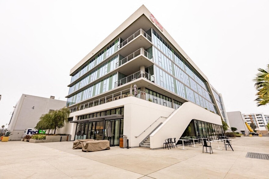 1041 N Formosa Ave, West Hollywood, CA for lease - Building Photo - Image 2 of 9