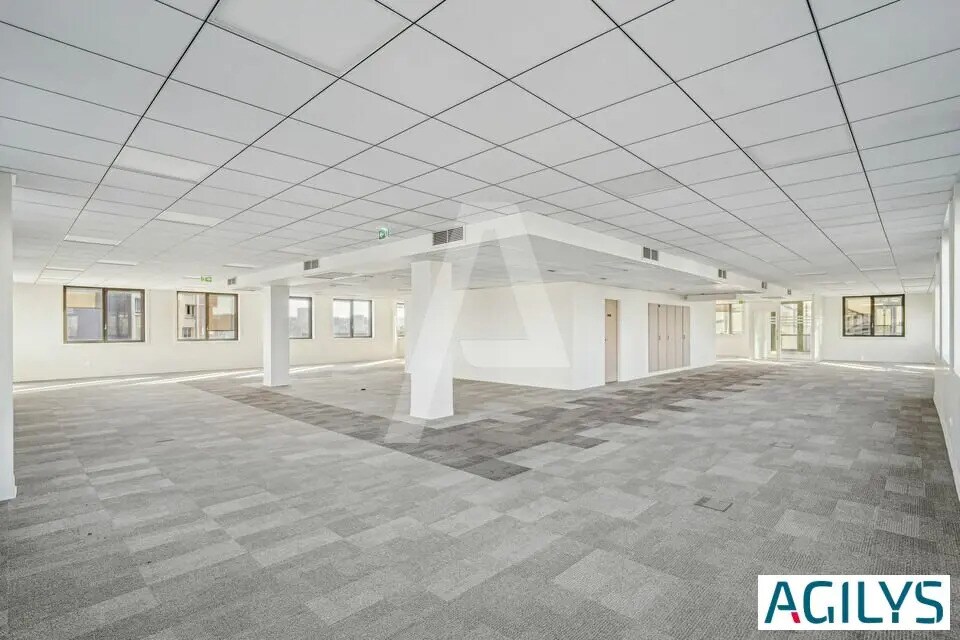 Bureau dans Cachan à louer Photo du bâtiment- Image 1 de 14