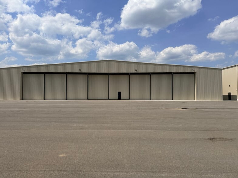 460 Tasa Dr, Fombell, PA for lease - Building Photo - Image 2 of 13