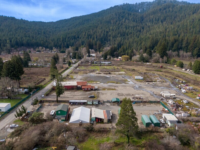 55 Myers Ave, Myers Flat, CA à vendre - Photo du bâtiment - Image 3 de 28