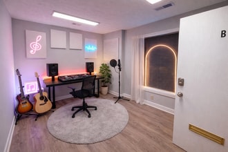 169-171 E Reynolds Rd, Lexington, KY à louer Photo intérieure- Image 1 de 14