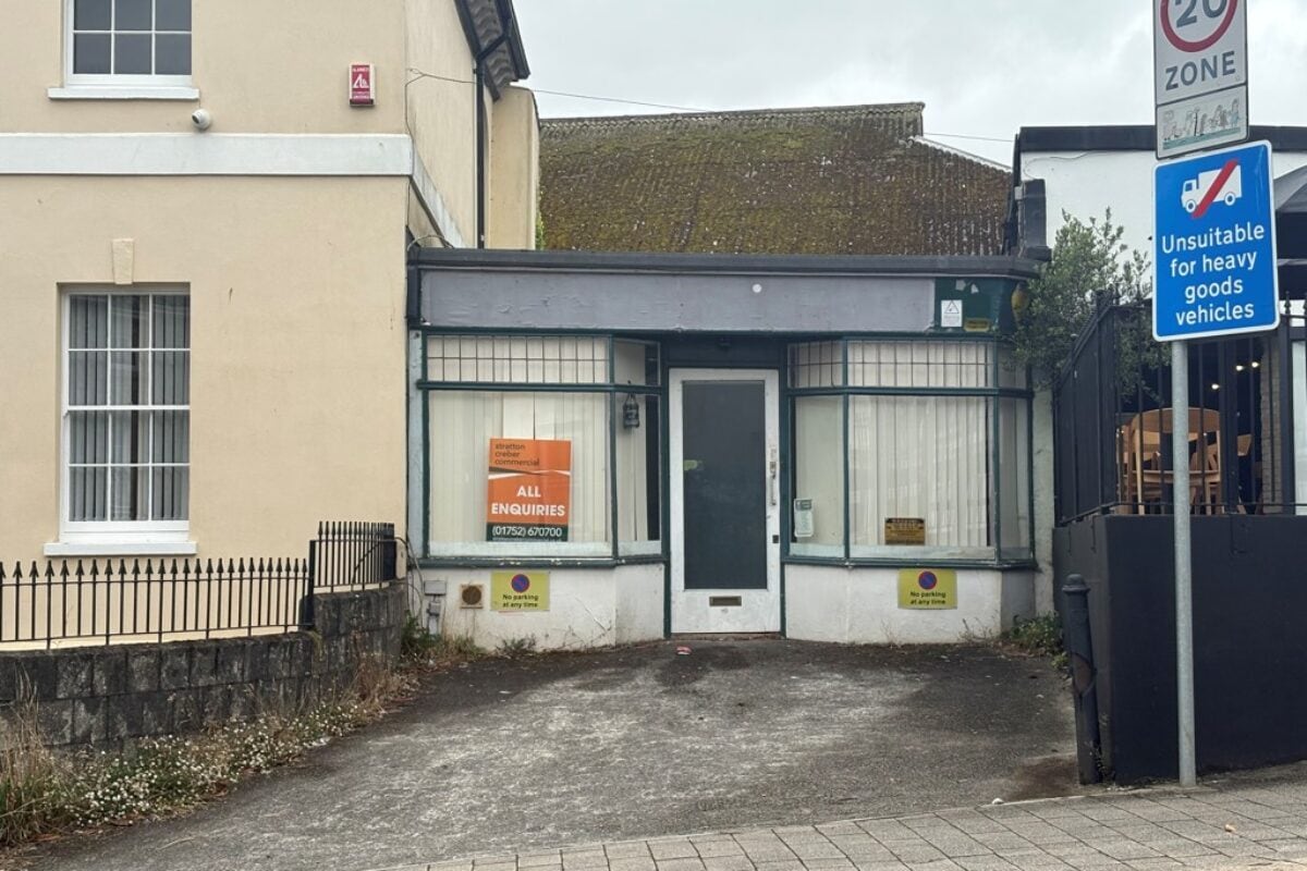 The Parade, Liskeard for lease Building Photo- Image 1 of 4