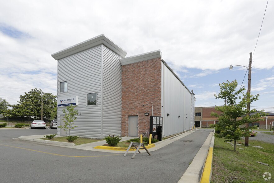 1003 Dr Martin Luther King Dr, Little Rock, AR à louer - Photo du bâtiment - Image 2 de 2