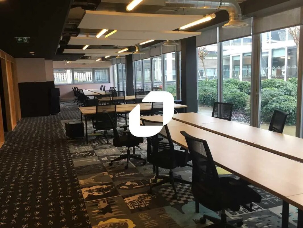 Office in Bordeaux for lease Interior Photo- Image 1 of 7