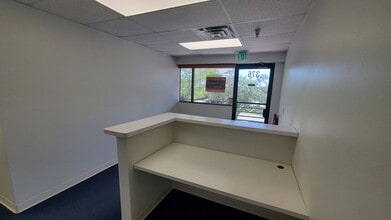 361-407 Interstate Blvd, Lakewood Ranch, FL for lease Interior Photo- Image 2 of 16