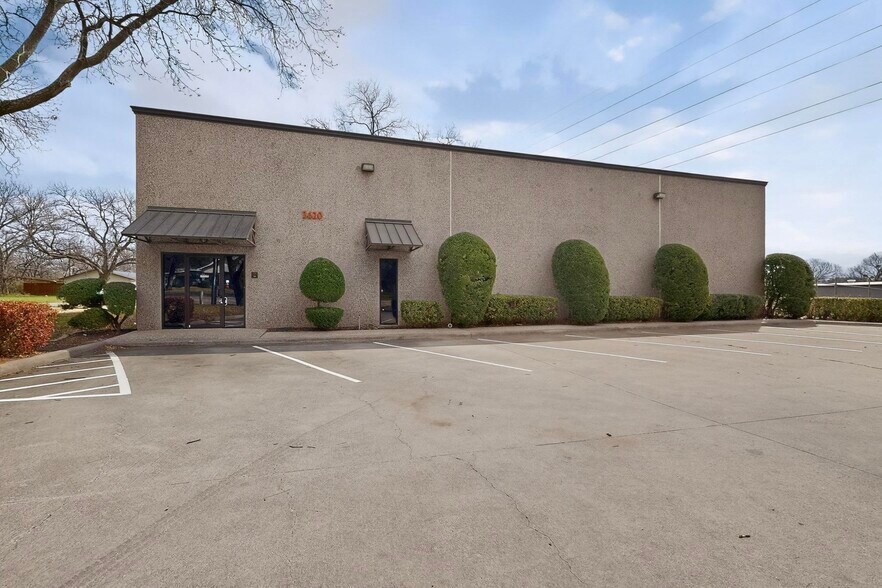 2620 Carson St, Haltom City, TX à louer - Photo du bâtiment - Image 1 de 27