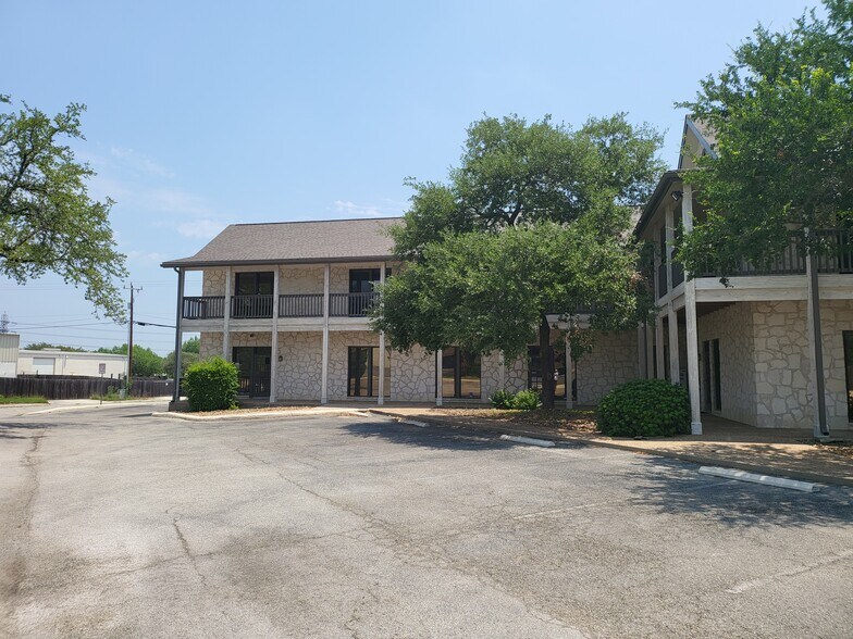 4754 Shavano Oak, San Antonio, TX for lease - Building Photo - Image 2 of 21