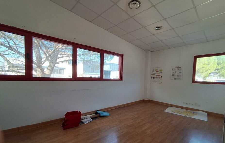 14 Rue Des Frères Lumière, Jacou for sale - Interior Photo - Image 3 of 4
