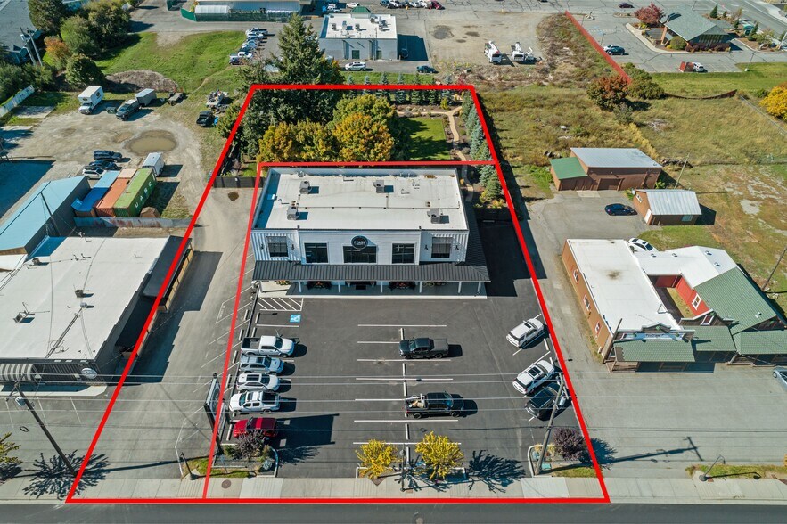 9493 N Government Way, Hayden, ID à vendre - Photo du bâtiment - Image 1 de 26