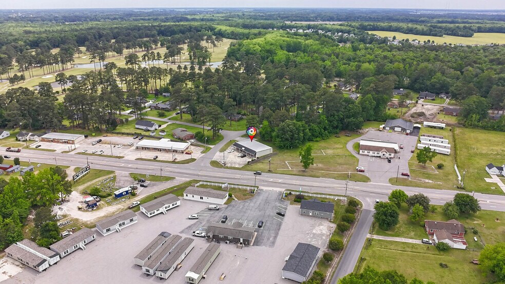 Country Club Plaza - Multi-Tenant Retail portefeuille de 3 propriétés à vendre sur LoopNet.ca - Photo du bâtiment - Image 2 de 16