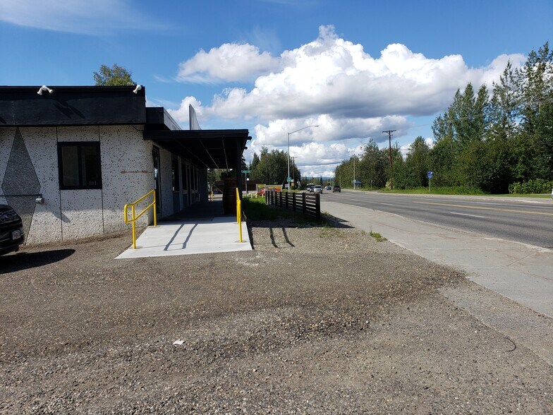 1019 College Rd, Fairbanks, AK à vendre - Photo du bâtiment - Image 3 de 4