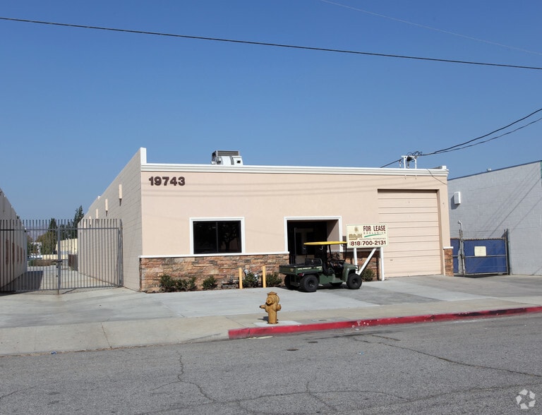 19743 Bahama St, Northridge, CA for lease - Primary Photo - Image 1 of 17