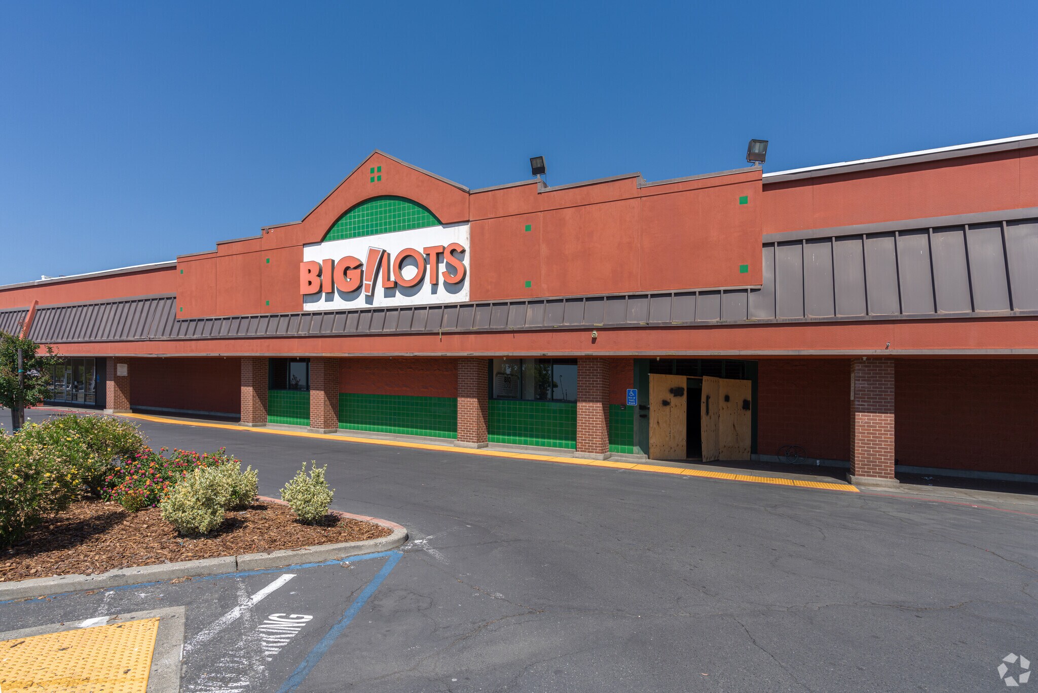 1875 Oro Dam Blvd E, Oroville, CA à vendre Photo du bâtiment- Image 1 de 1