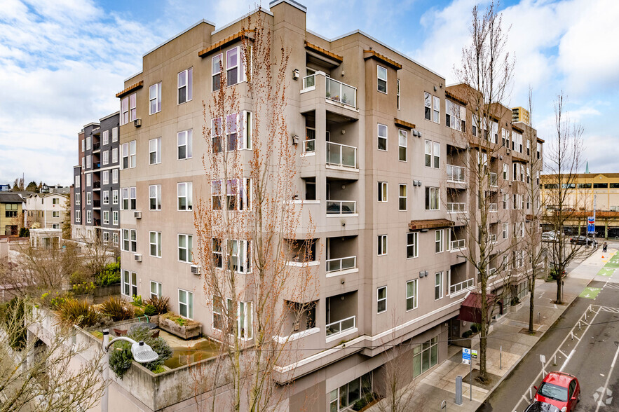 4343 Roosevelt Way NE, Seattle, WA à vendre - Photo principale - Image 1 de 1