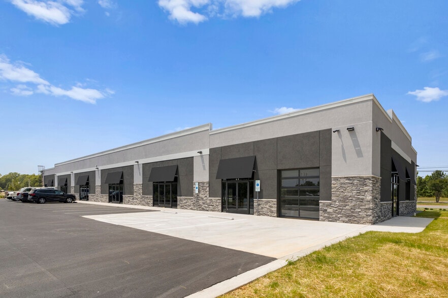 1147 Brawley School Rd, Mooresville, NC for lease - Building Photo - Image 3 of 9