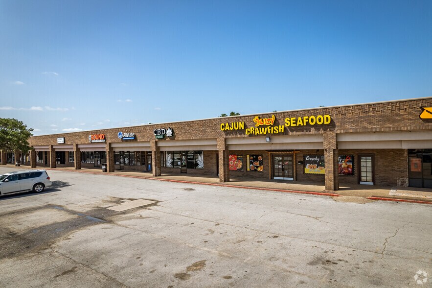 2202-2230 S Texas Ave, College Station, TX à louer - Photo du bâtiment - Image 2 de 3