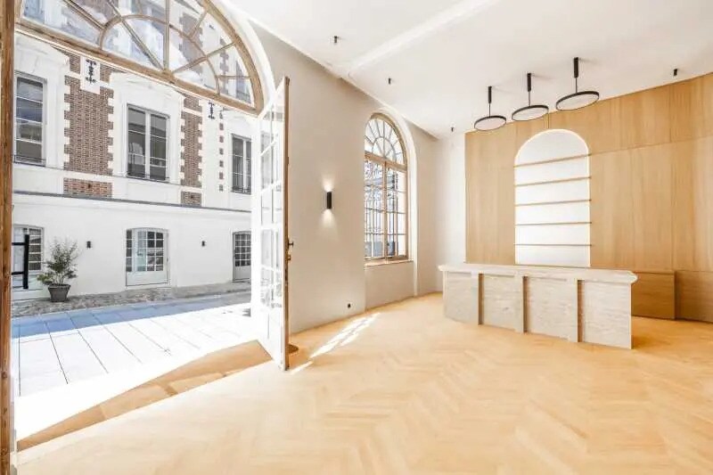 Office in Paris for sale Building Photo- Image 1 of 16