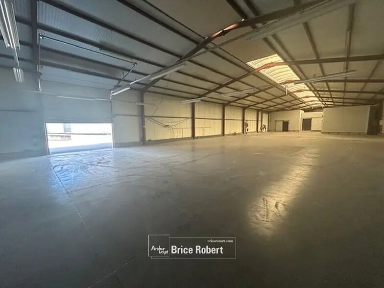 Office in Vénissieux for lease - Interior Photo - Image 3 of 4