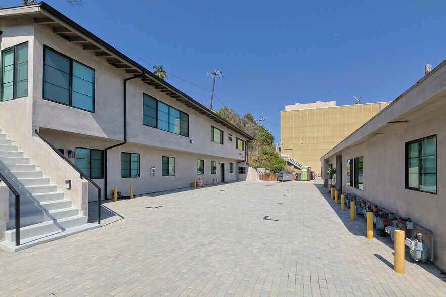 22227 Pacific Coast Hwy, Malibu, CA à vendre - Photo du bâtiment - Image 2 de 76
