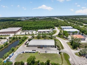 9971 Bavaria Rd, Fort Myers, FL à louer Aérien- Image 1 de 4