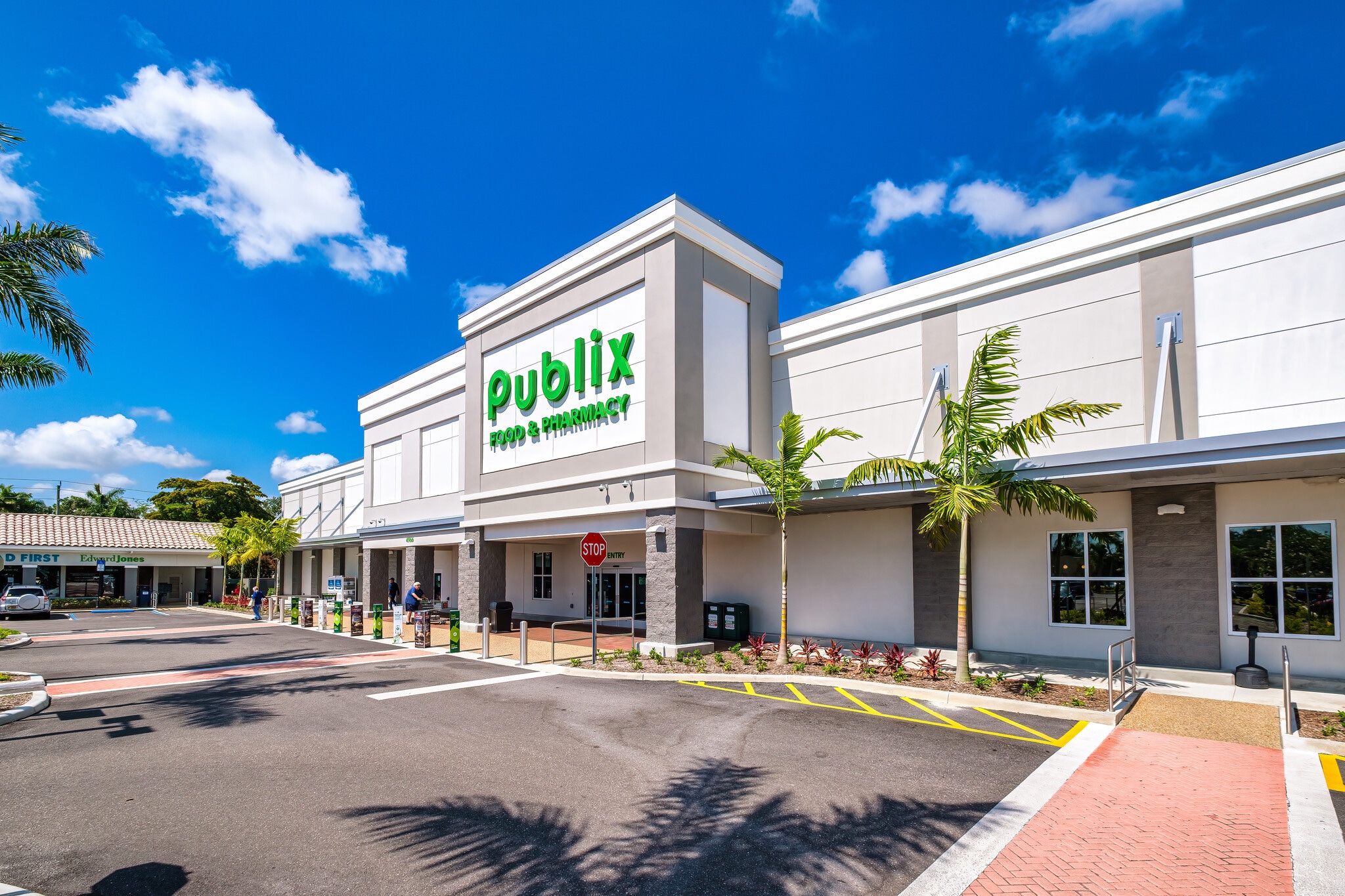 4956-4966 Le Chalet Blvd, Boynton Beach, FL à louer Photo principale- Image 1 de 15