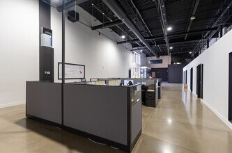 8270-8310 Ch Devonshire, Mt Royal, QC for lease Building Photo- Image 2 of 5