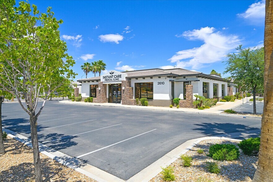 2610-2620 S Jones Blvd, Las Vegas, NV à vendre - Photo du bâtiment - Image 3 de 26