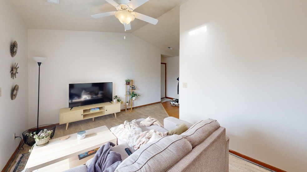 400 S Grant St, West Lafayette, IN à vendre - Numérisation 3D de Matterport - Image 2 de 38