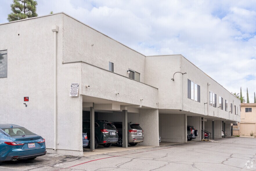 330 Amber Ct, Upland, CA for sale - Building Photo - Image 3 of 19