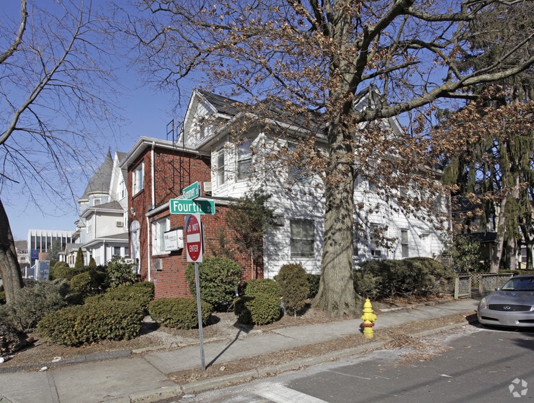 1845 Summer St, Stamford, CT à vendre - Photo du bâtiment - Image 2 de 2