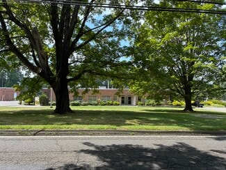 Plus de détails pour 2225 Reservoir Ave, Trumbull, CT - Industriel à vendre