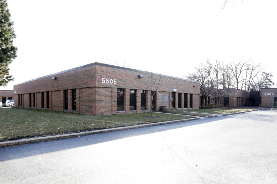 5505 N Cumberland Ave, Chicago, IL à vendre - Photo du bâtiment - Image 3 de 7