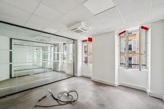 41 Rue Saint-Sébastien, Paris for lease Interior Photo- Image 2 of 19