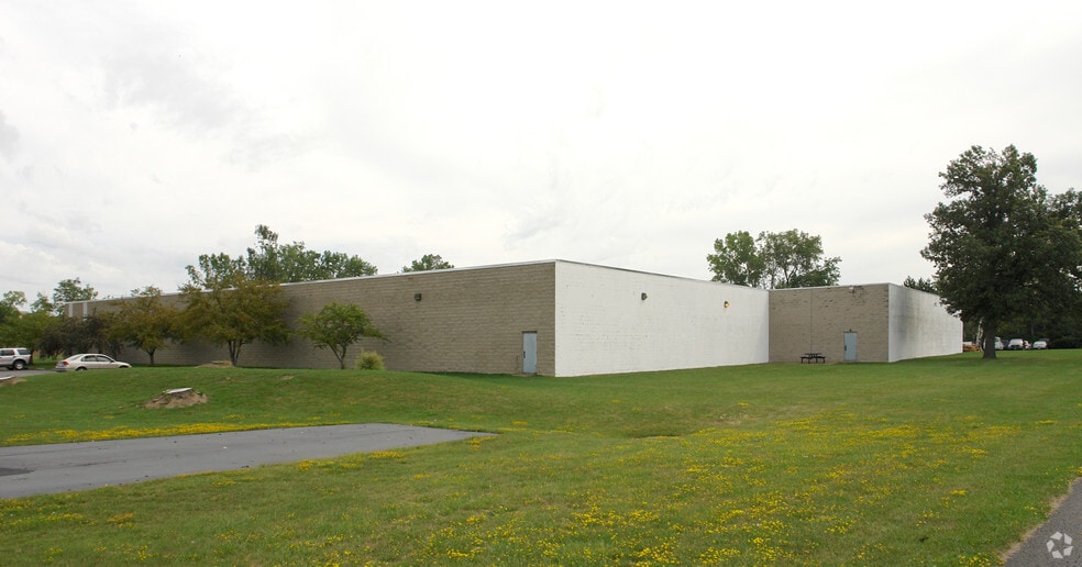 375 Commerce Dr, Buffalo, NY for lease - Building Photo - Image 3 of 14