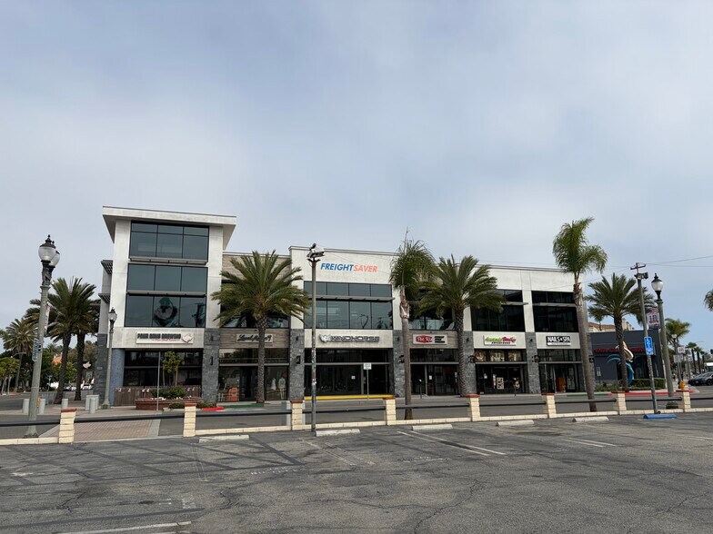 401 Main St, Huntington Beach, CA à louer - Photo du bâtiment - Image 3 de 18
