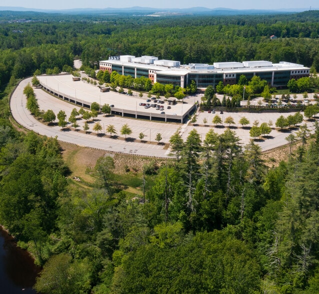 100 Waumbec Dr, Dover, NH for lease - Building Photo - Image 3 of 13