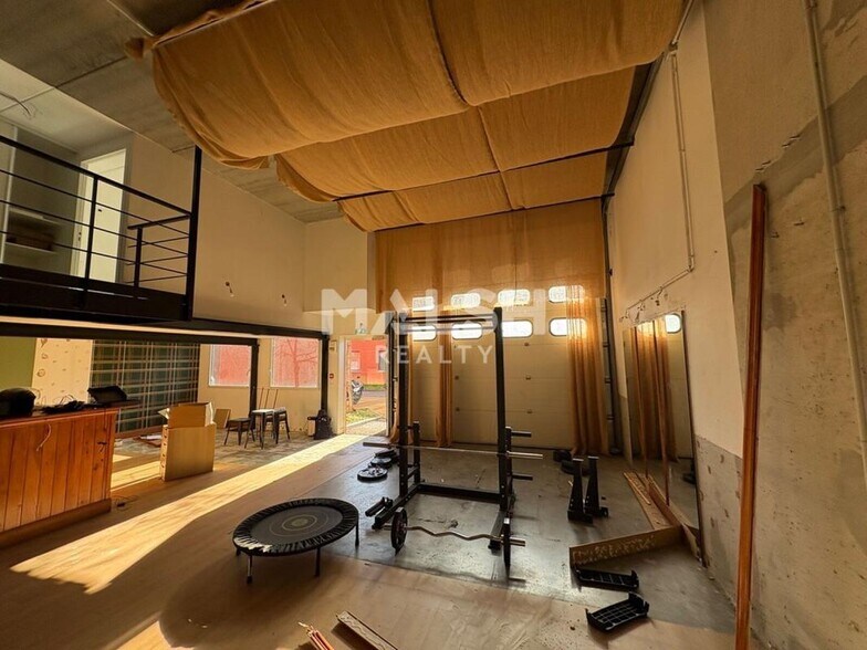 Flex in Brignais for sale - Interior Photo - Image 3 of 16