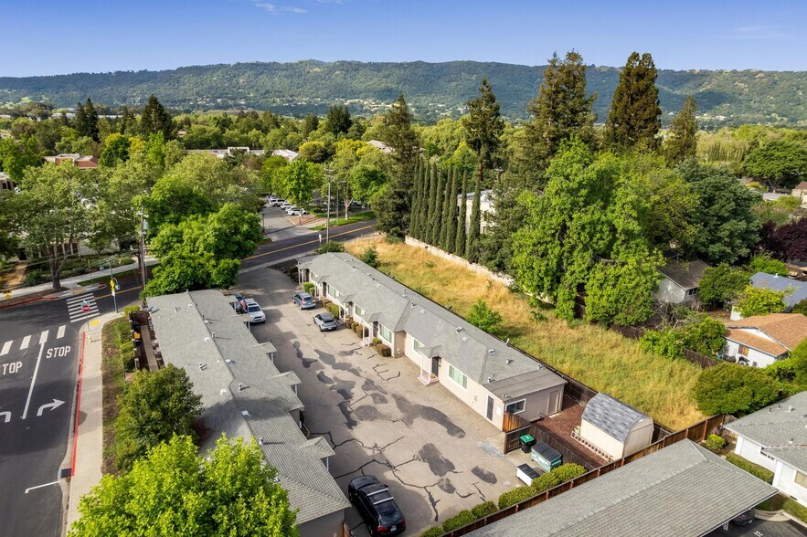 175 Old Bernal Ave, Pleasanton, CA à vendre - Photo du bâtiment - Image 2 de 30