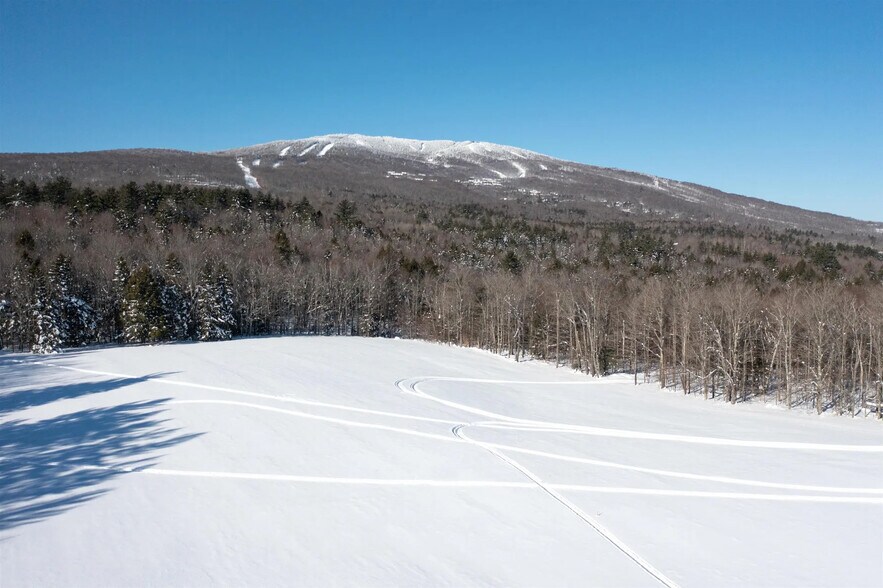85 Pallottas Hill Rd, Ludlow, VT à vendre - Photo du bâtiment - Image 3 de 10
