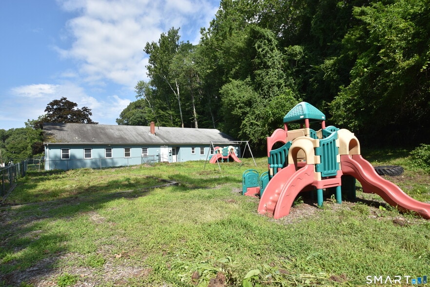 206 House St, Glastonbury, CT à vendre - Photo du bâtiment - Image 2 de 22