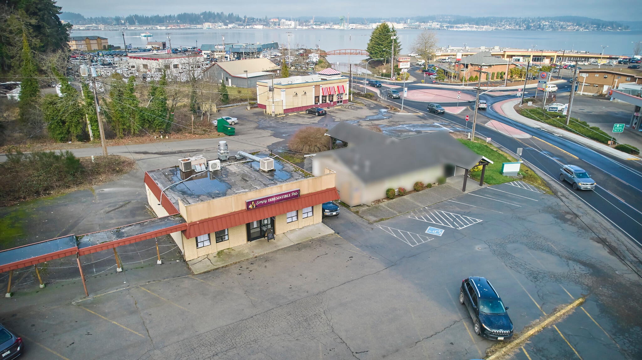 100-160 Bethel Ave portfolio of 3 properties for sale on LoopNet.ca Building Photo- Image 1 of 7