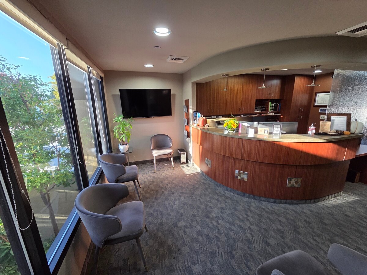 695 Oak Grove Ave, Menlo Park, CA 94025 - Unit 300 - - Interior Photo - Image 1 of 7