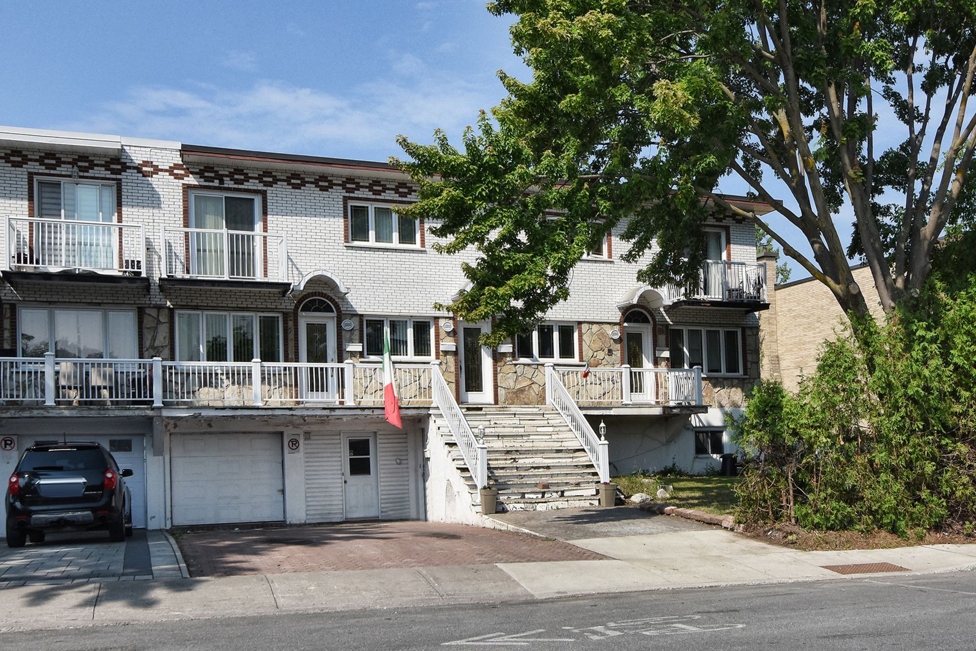 12300-12308 Boul Armand-Bombardier, Montréal, QC à vendre Photo principale- Image 1 de 1