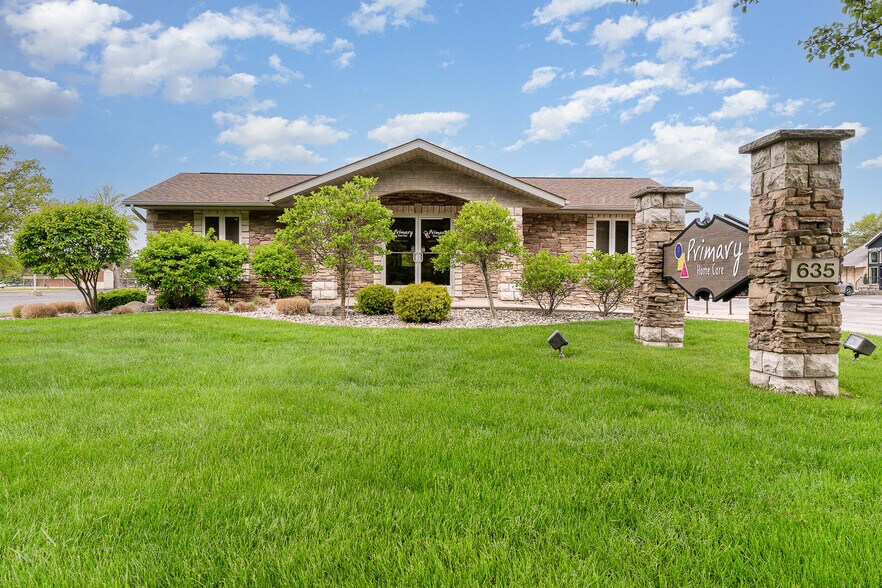 635 N Center Rd, Saginaw, MI à vendre - Photo du bâtiment - Image 3 de 24