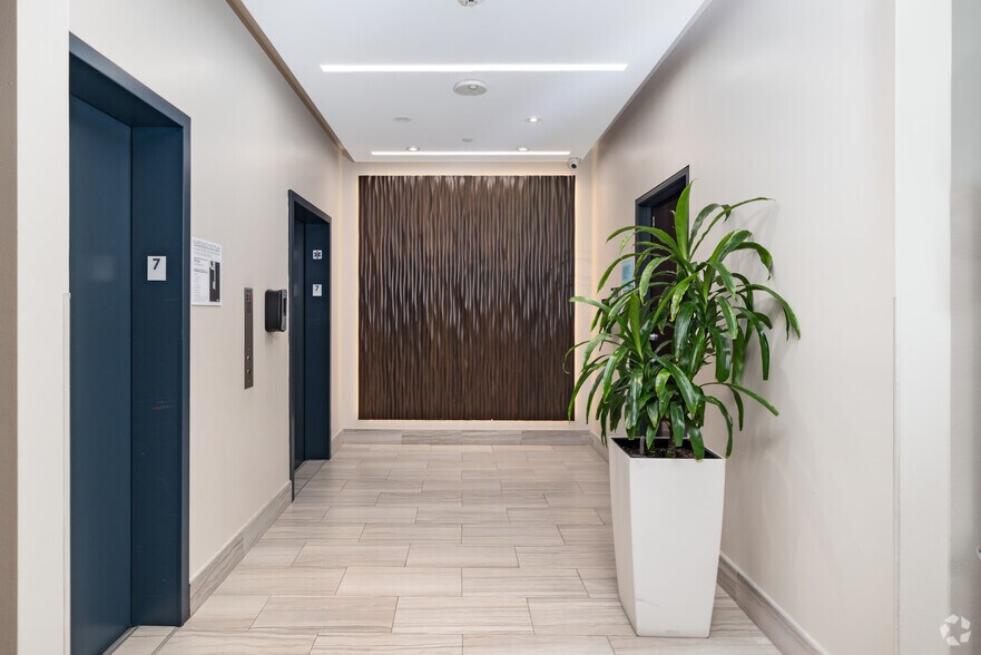 6404 Wilshire Blvd, Los Angeles, CA à louer - Photo intérieure - Image 3 de 20